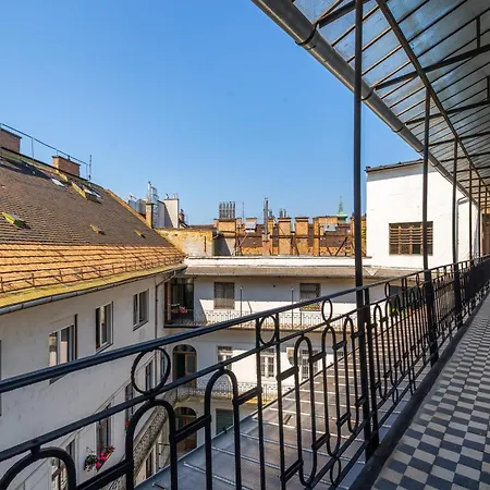 Ulloi 1 Apartment Budapest